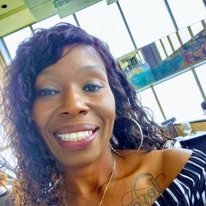 Meet your Posher, Veronica